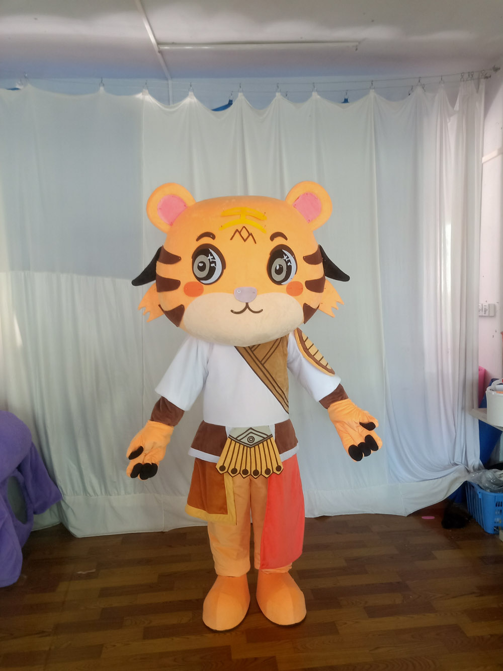 老虎人偶服装